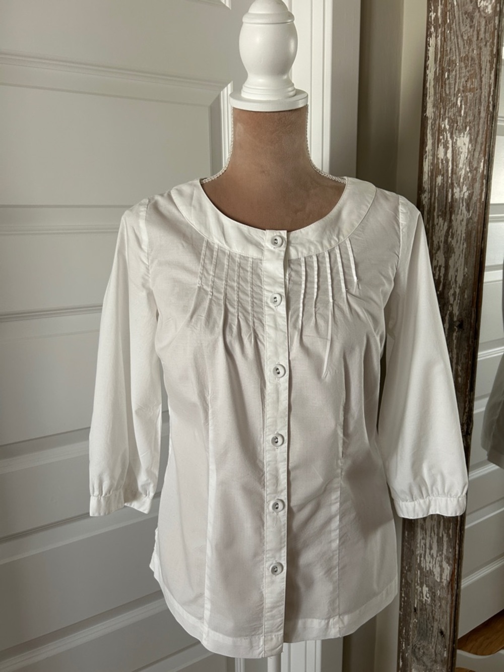 Van Heusen White Button-Front Pintuck Blouse